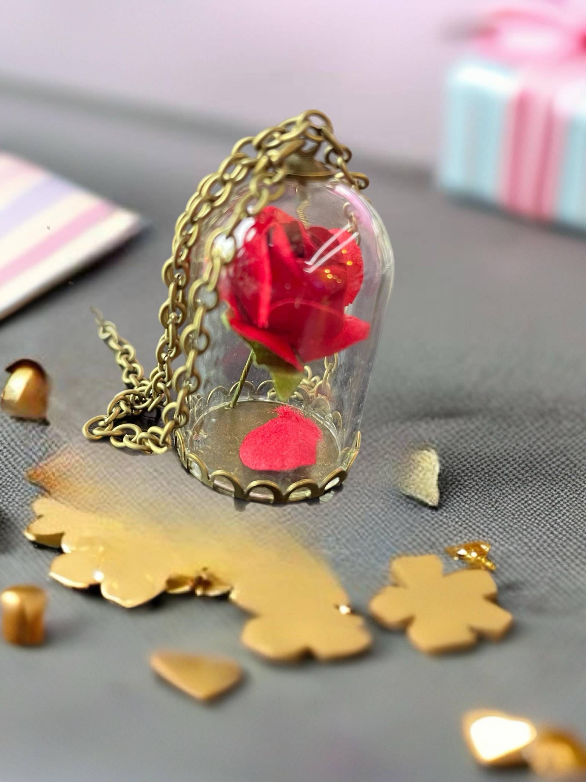 Miniatur Rose Halskette Glaskuppel Blume Anhänger Miniatur Rose Halskette Glaskuppel Blume Anhänger von GeekChicDream