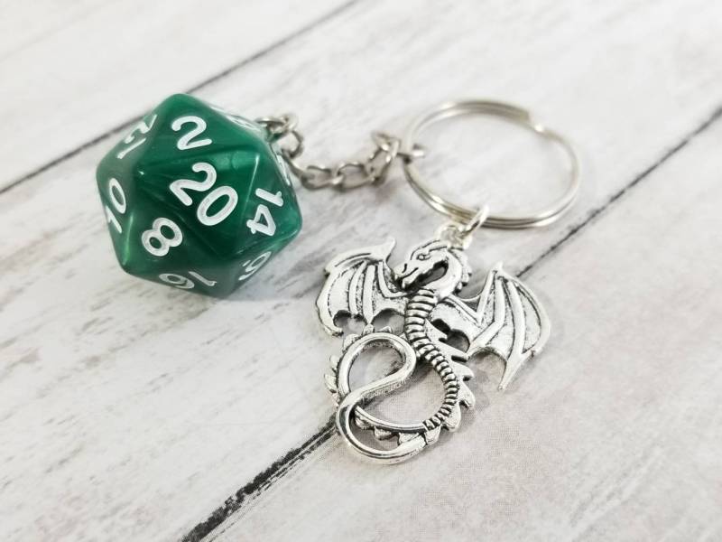D20 Schlüsselanhänger Mit Optional Charm von GeekMeUpScotty