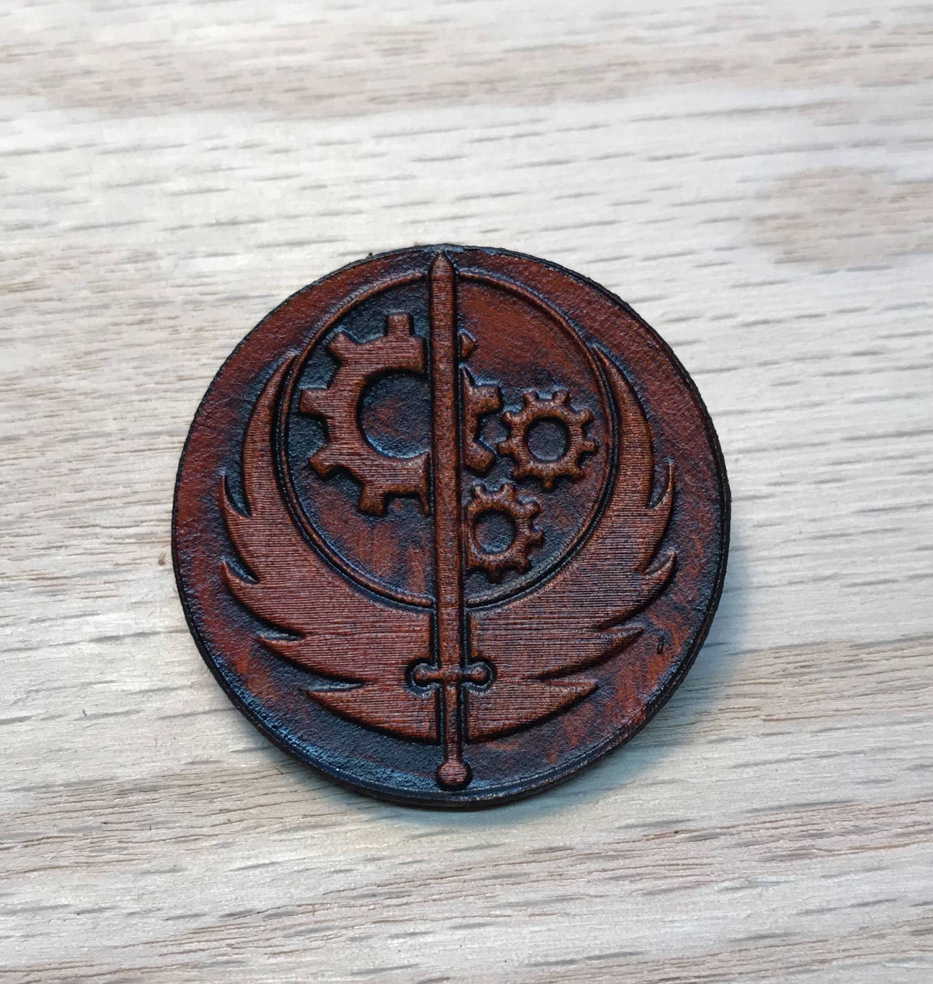 Brotherhood Of Steel Anstecknadel von GeekPinsUnlimited