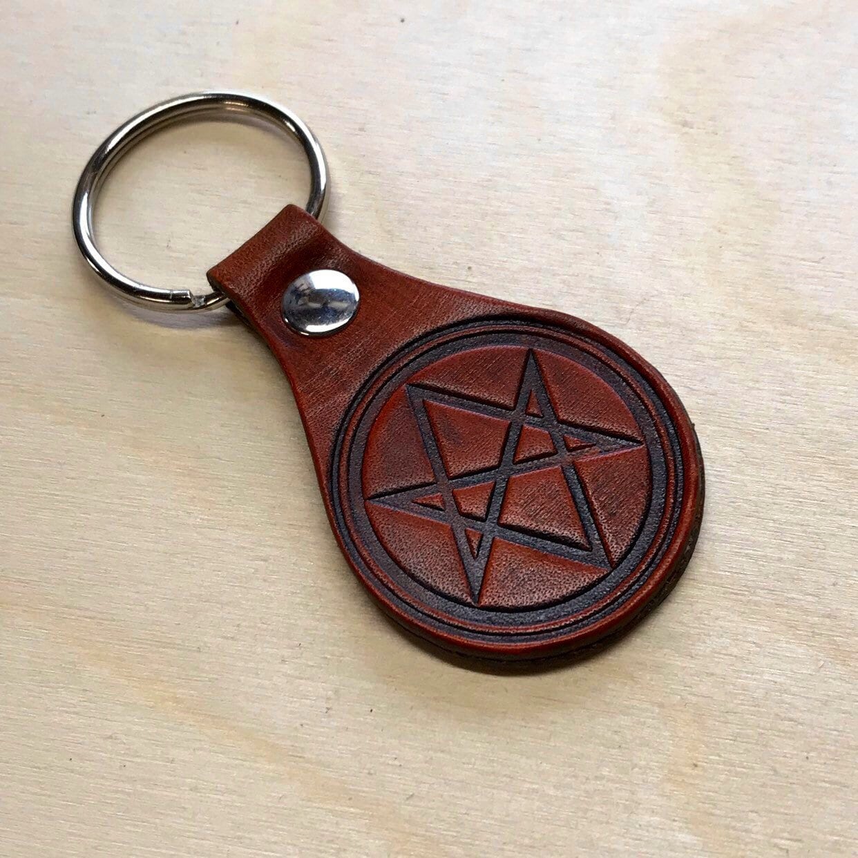 Supernatural Men Of Letters Schlüsselanhänger von GeekPinsUnlimited