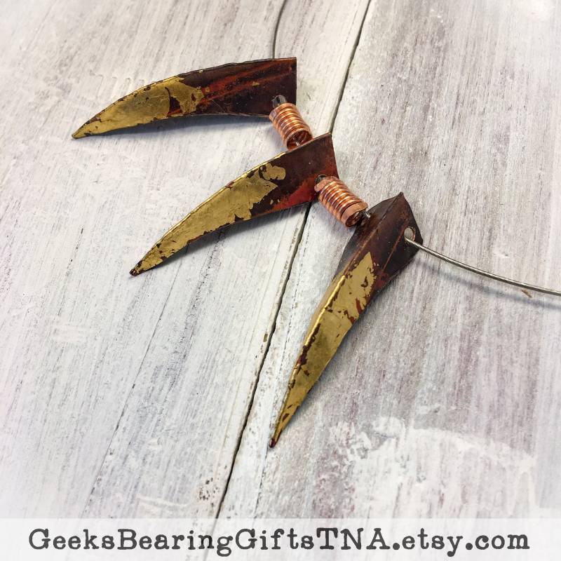 Talon Halskette in Gehämmert Kupfer Und Gold Blatt von GeeksBearingGiftsTNA