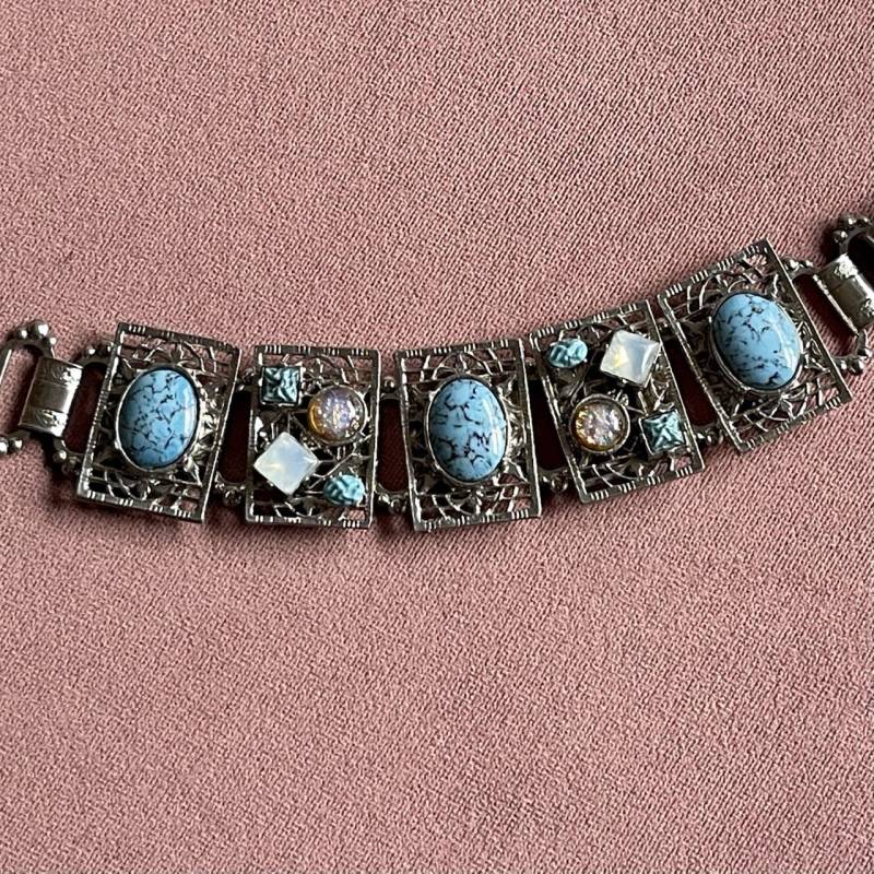Kräftiges Armband Silberfarben Mit Türkisimitat von GeishaOfJewels