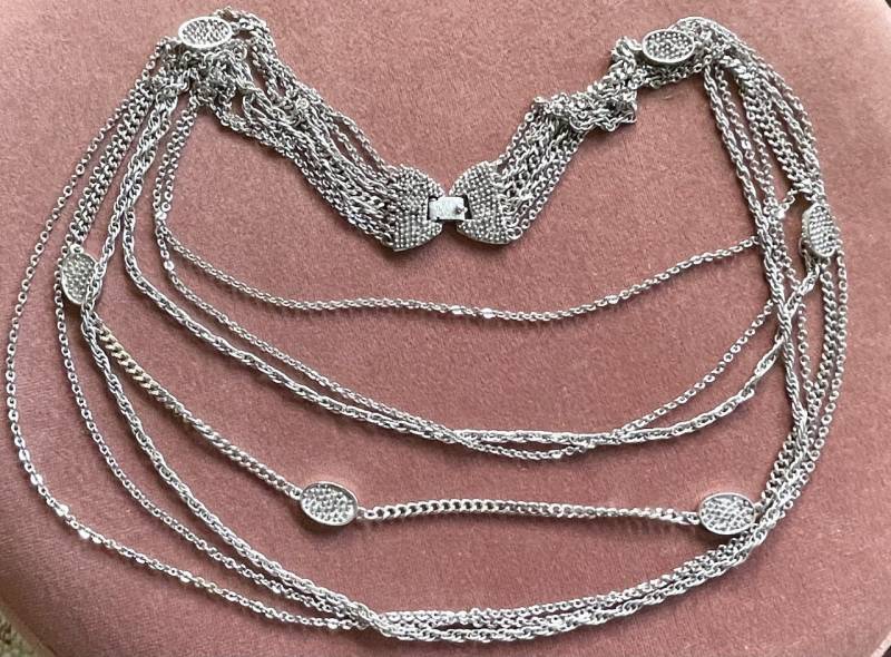 Monet Multichain-Halskette Silberfarben von GeishaOfJewels