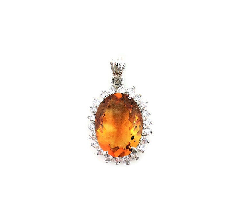 Natürliche 18 X 13 Mm Oval Citrin & Zirkonia Halo Sterling Silberanhänger von Geligems
