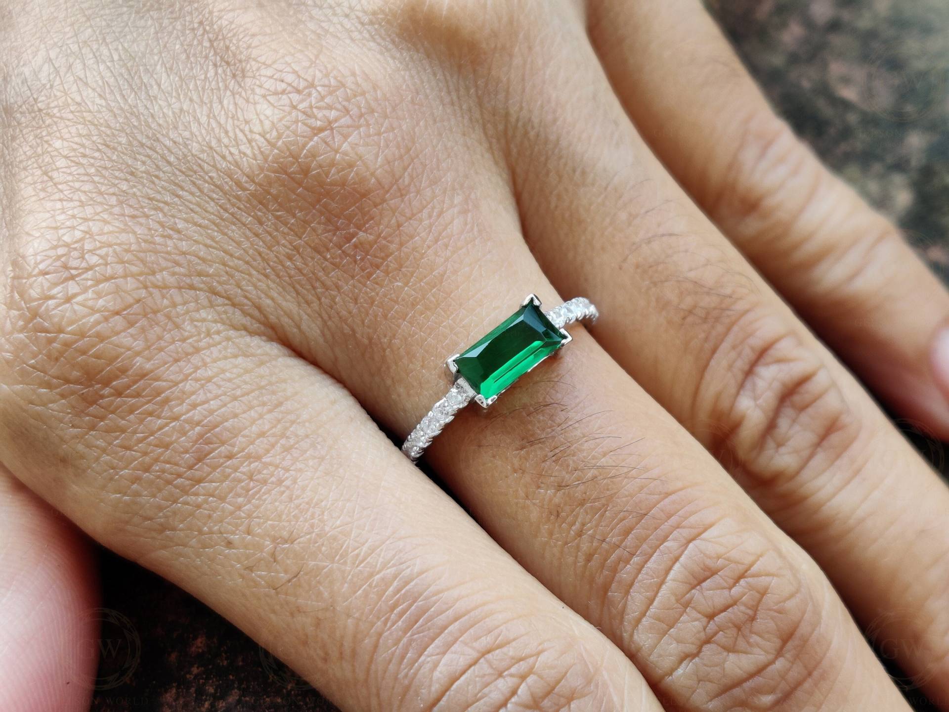 Grüner Smaragd Baguette Stapelringe, Ringe Für Frauen, Sterling Silber, Geburtsstein Schmuck von GelsonWorld