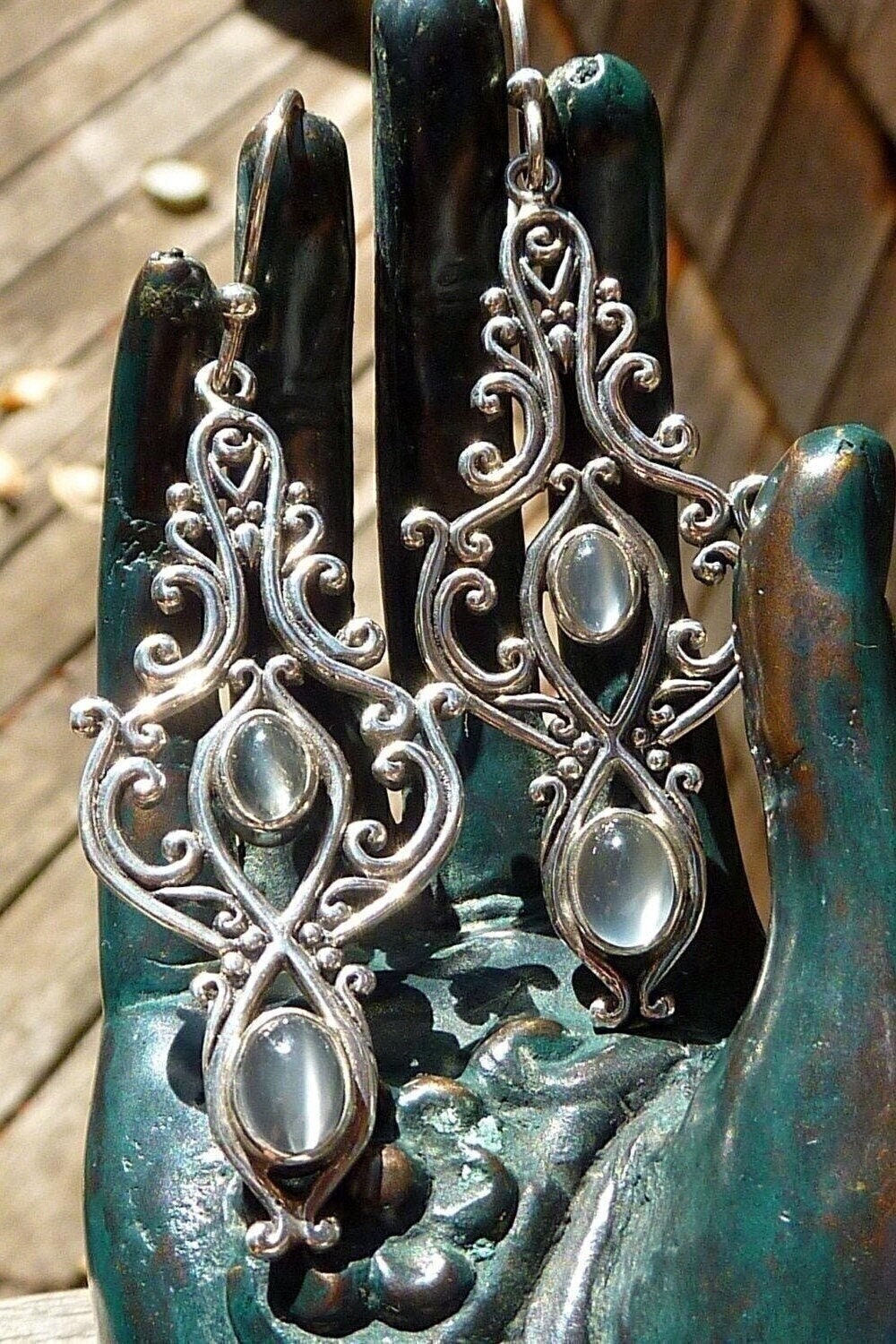 Graue Mondstein Ohrringe Aus Sterling Silber, Katzenaugen Edelstein Ohrringe, Lange Boho Ohrhänger, Barocke Ohrring Filigrane Kronleuchter von GemAndIJewellery