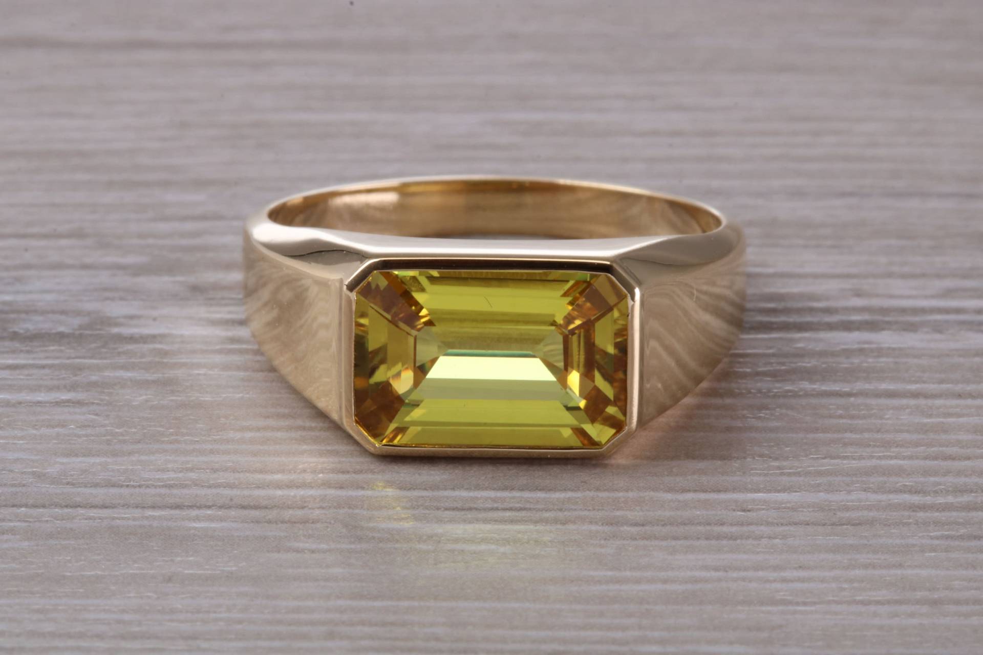 4 Karat Certified Natural Yellow Sapphire Set Gents 18Ct Gelbgold Ring von GemArtsCo