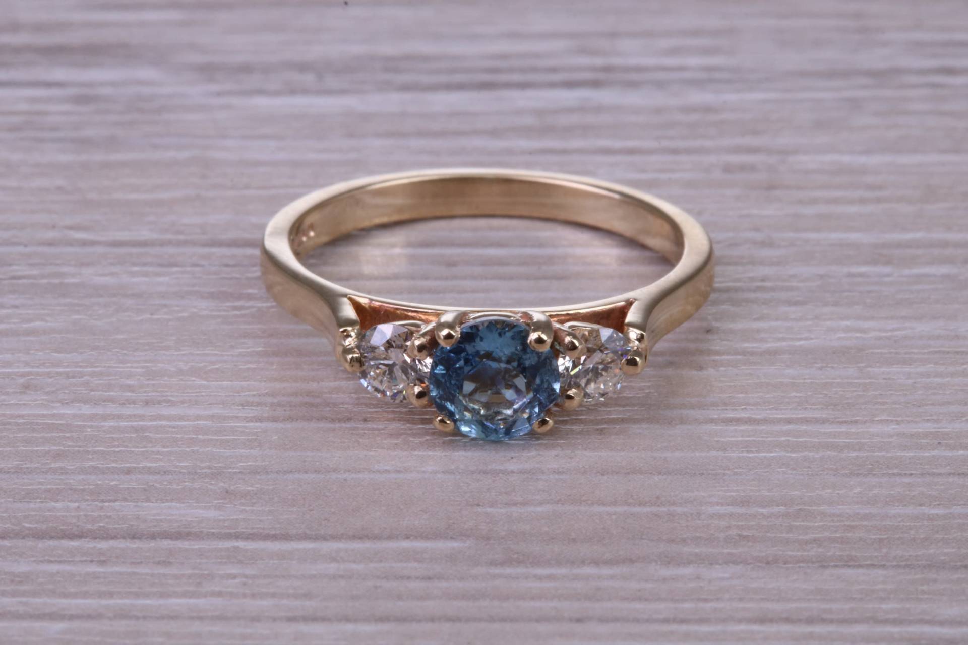 Aquamarin Und Diamant Trilogy Ring von GemArtsCo