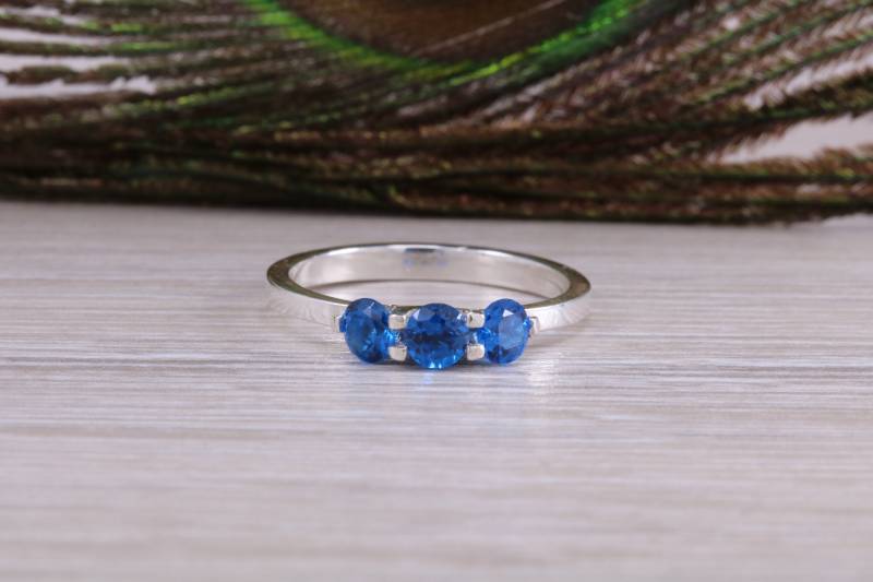 Drei Blaue Saphire C Z Set Silber Ring von GemArtsCo