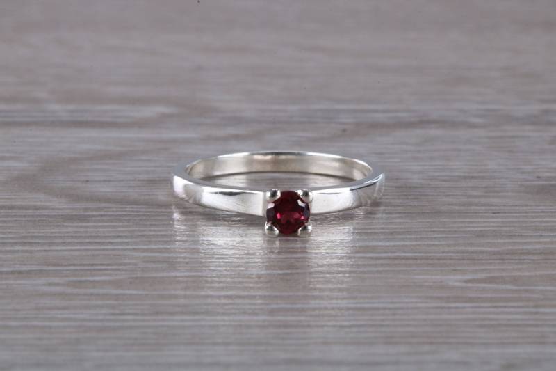 Natürlicher Rhodolith Edelstein Ring.sterling Silber Granat Natürlicher Rhodolith Edelstein Ring.sterling Silber Granat von GemArtsCo