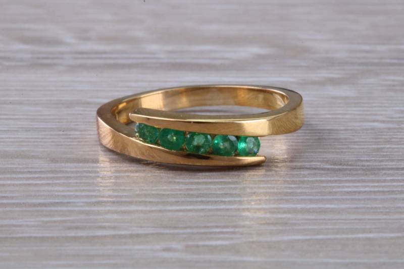 Natürliches Smaragd Set Gelbgold Ring von GemArtsCo