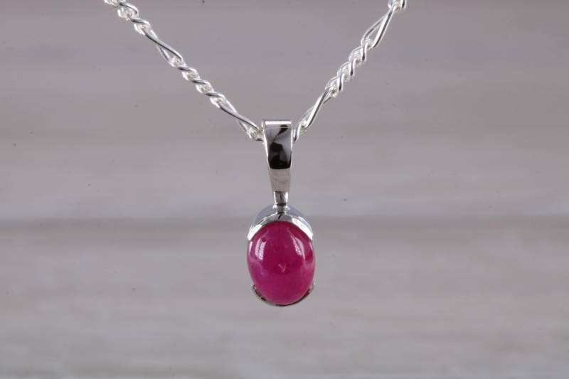 Ovale Cabochon Schliff Rubin Halskette Ovale Cabochon Schliff Rubin Halskette von GemArtsCo