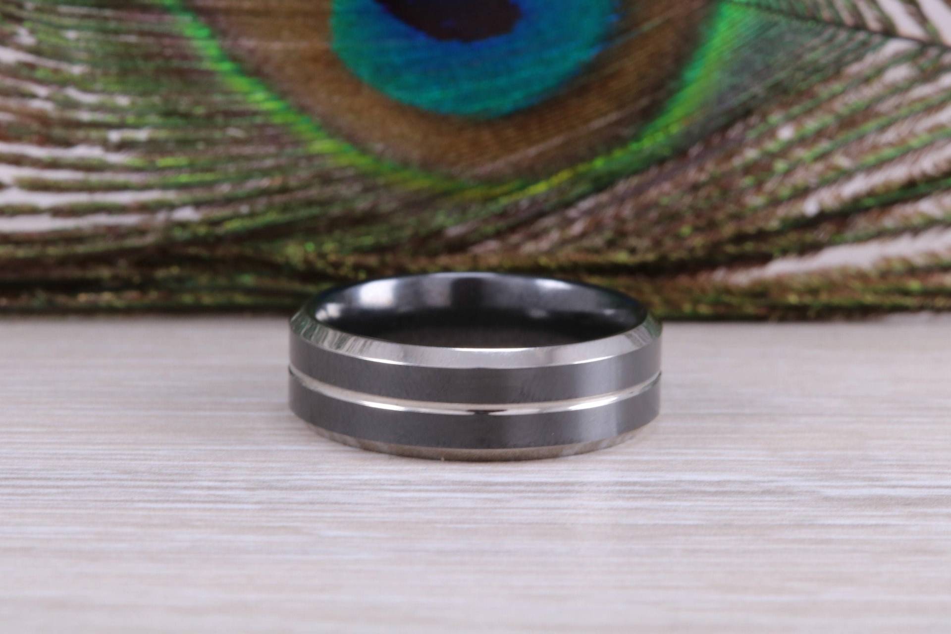 Titan Gehämmert Finish Band, Geringes Gewicht Und Sehr Langlebig, Wahl Der Breiten, Perfekt Als Ehering Oder Mode-Ring von GemArtsCo