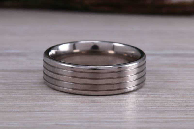 Titan Gemusterte Finish Band, Geringes Gewicht Und Sehr Langlebig, Wahl Der Breiten, Perfekt Als Ehering Oder Mode-Ring von GemArtsCo