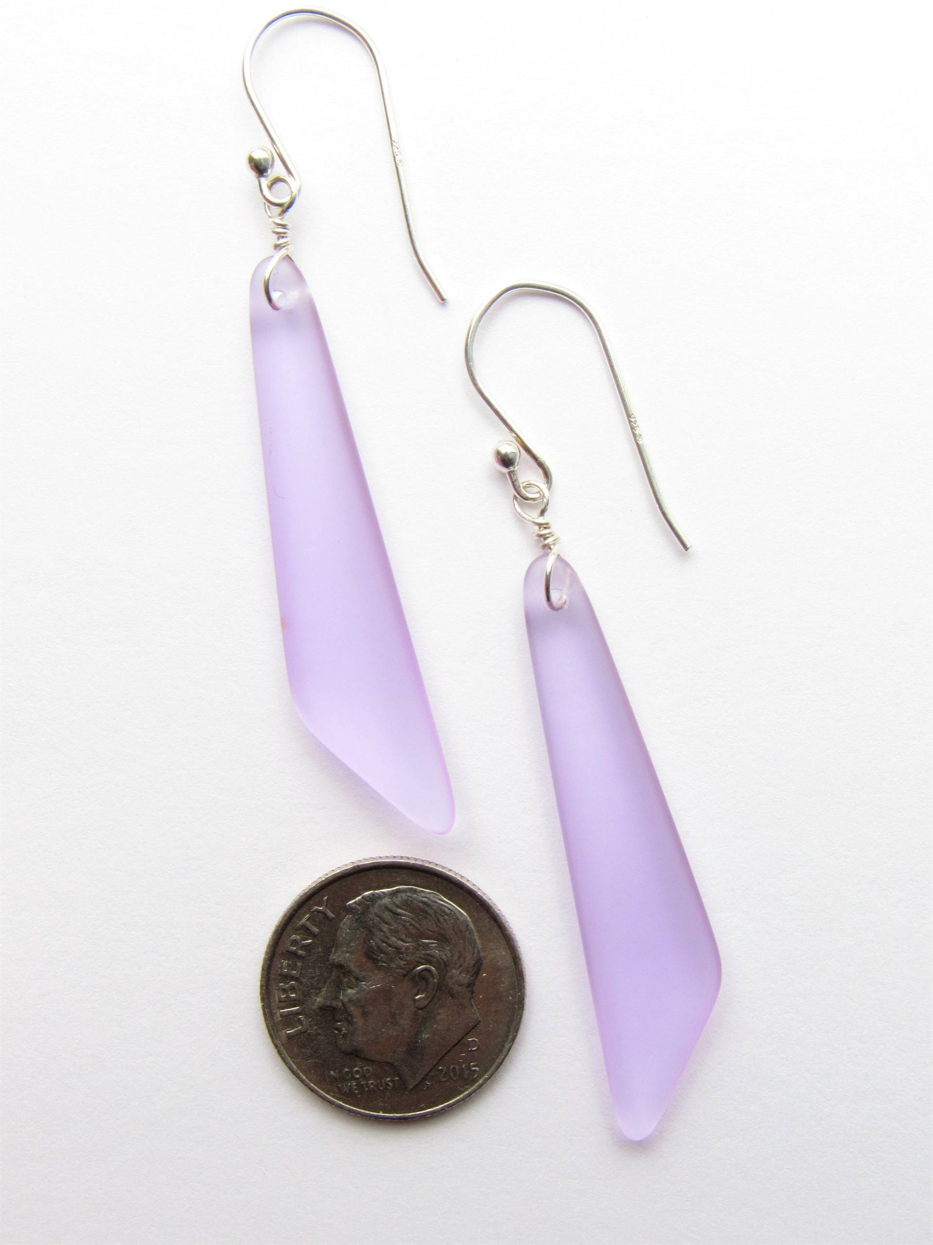 Handgefertigte Seeglas-Ohrringe/Ohrringe Aus Echtem Seeglas 925 Silber Ohrhänger in Dreiecksform von GemBeadSales