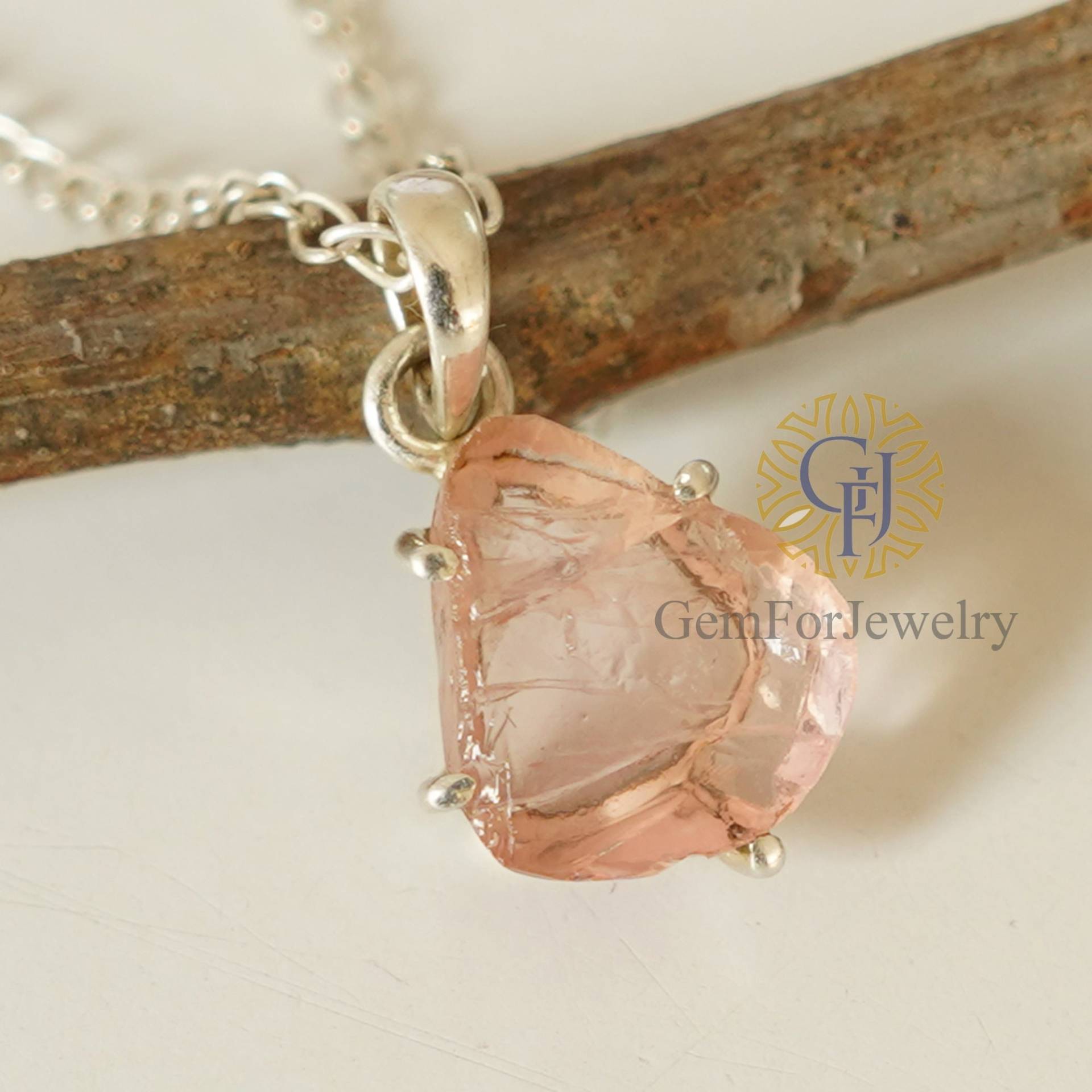 Roher Rosenquarz-Kristallanhänger, Rosafarbener Quarz-Silber-Halsketten-Anhänger, Rohstein-Schmuck, Kristallanhänger, Geschenk Für Sie von GemForJewelry