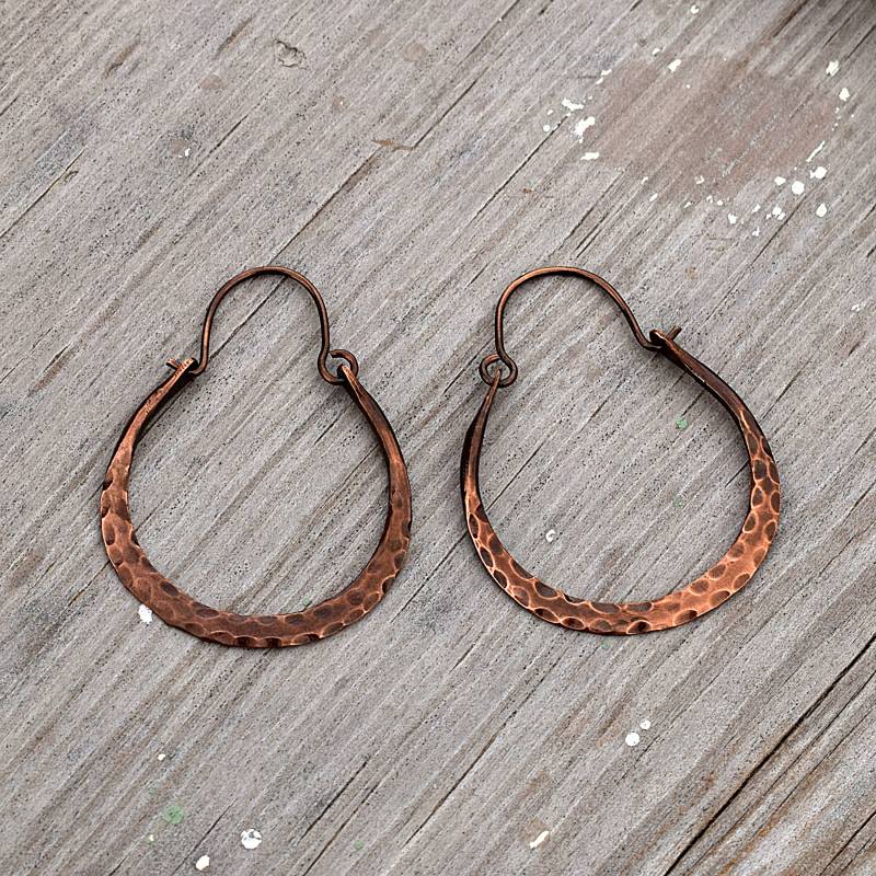 Handgemachte Metall Design Ohrringe - Statement Baumeln Tropfen Minimal Schmuck Messing von GemFormingStudio