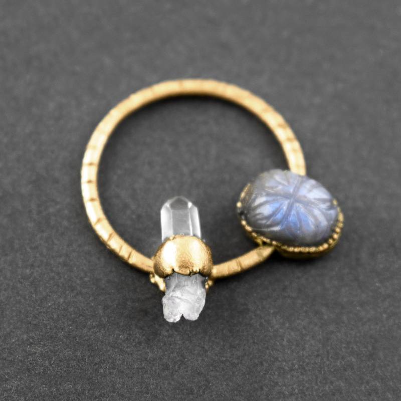 Labradorit & Kristall Messing Anhänger Halskette, Oval Edelstein von GemFormingStudio