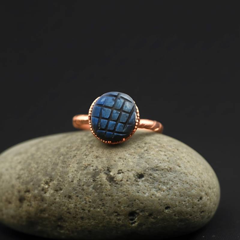 Labradorit Ring | Edelstein Messing Geschnitzte Stein Handgefertigte Für Sie Frauen Modeschmuck von GemFormingStudio