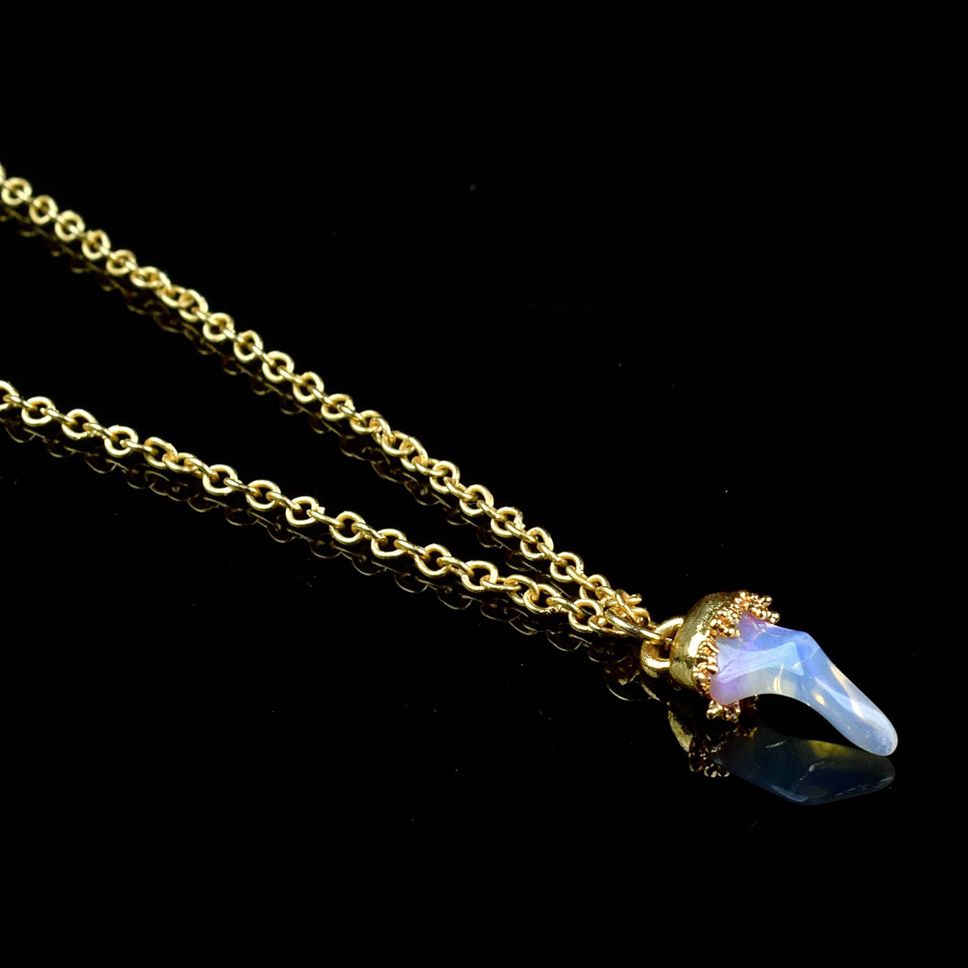 Natürliche Feuer Opal Halskette Anhänger Rohstein Edelstein Kettenanhänger Zierliche Kleine Liebe Geschenke von GemFormingStudio