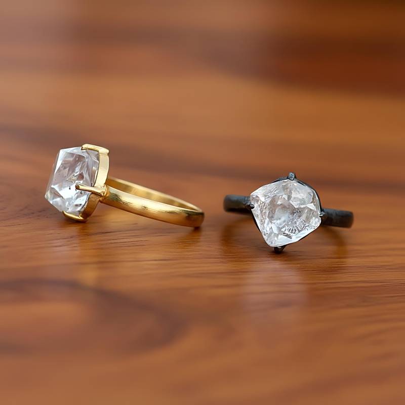 Natürlicher Herkimer Diamant Ring | Gold Messing Krappenfassung von GemFormingStudio