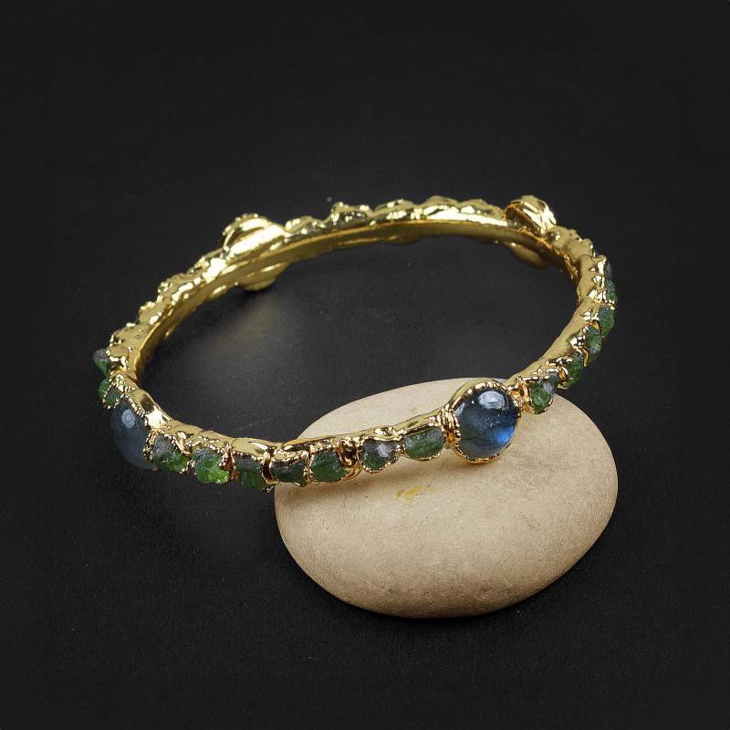 Natürlicher Labradorit Armreif "+Peridot " Handgemachter " von GemFormingStudio