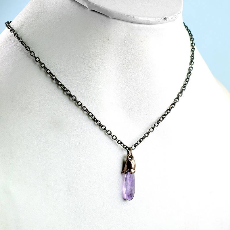 Natürlicher Lila Amethyst Stein Anhänger ~ Edelstein Winziger Zarter Heilstein Kettenanhänger Boho von GemFormingStudio