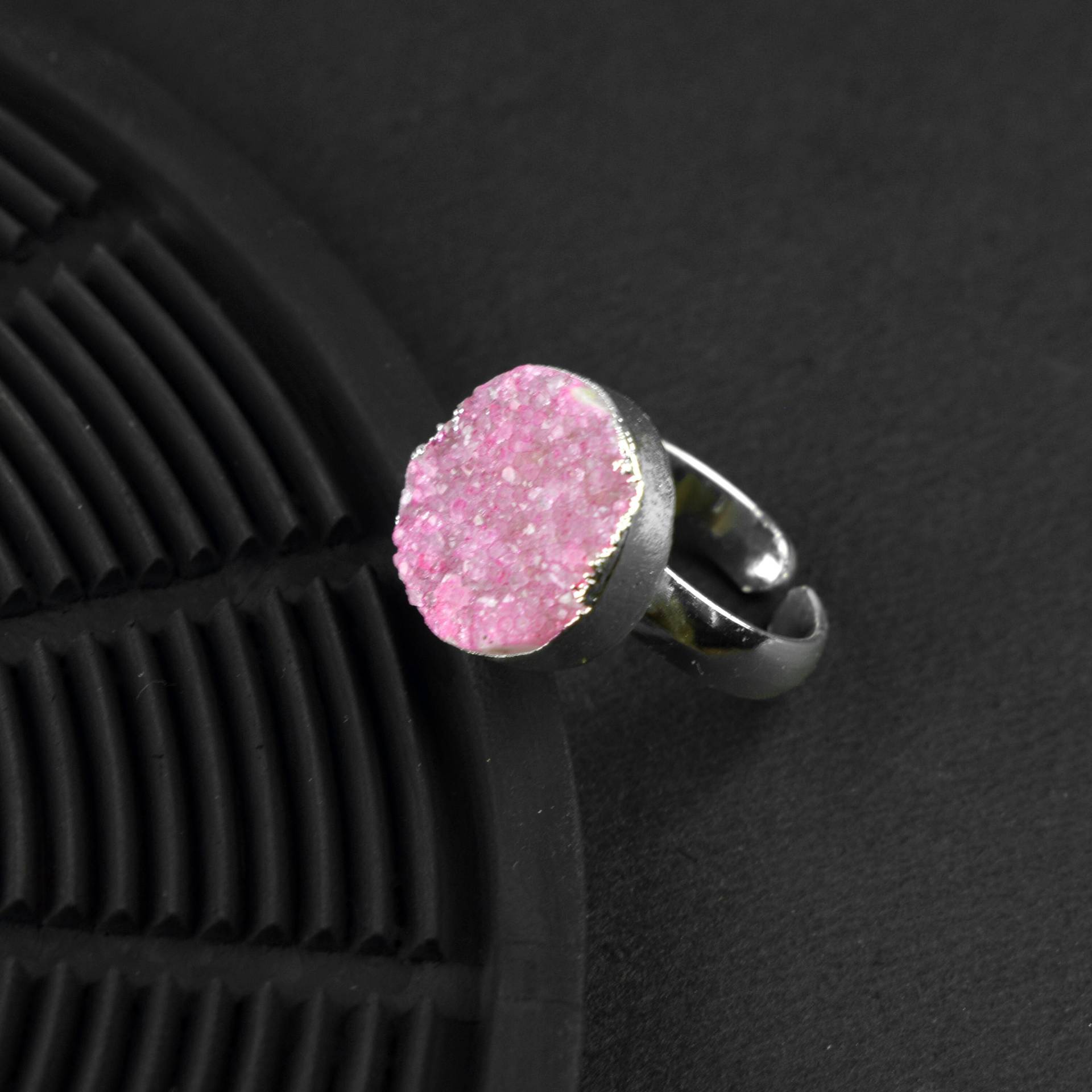 Natürlicher Multi Farbe Druzy Edelstein Ring Messing Handgemachter von GemFormingStudio