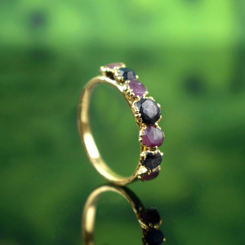 Natürlicher Roher Turmalin Edelstein Rings Statement Winziger Ring | Handmade Schmuck von GemFormingStudio
