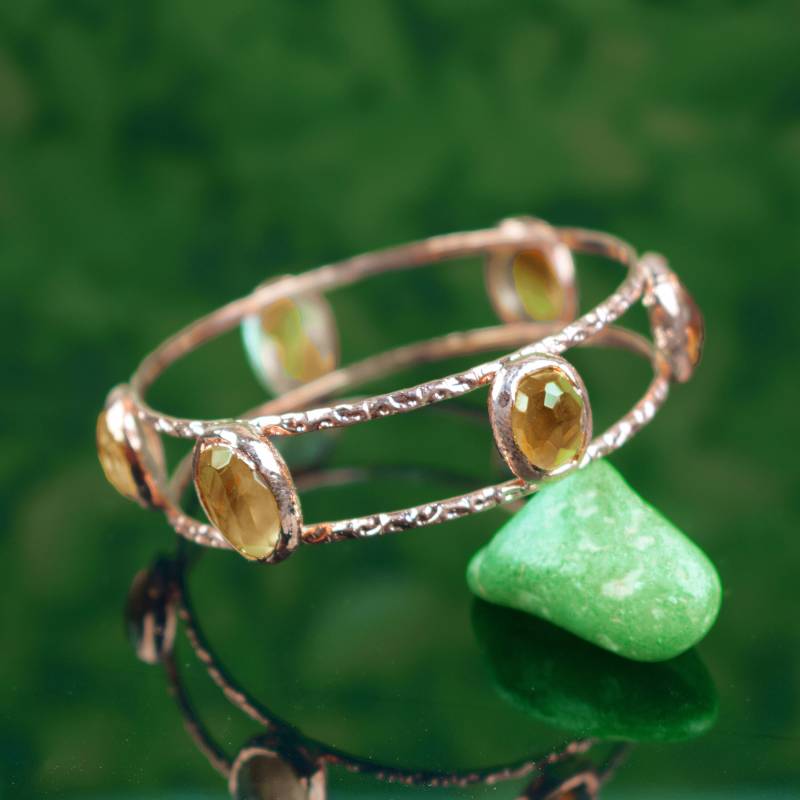 Natürlicher Citrin Armreif/Ausgefallenes Armband Geschenk Zum Jahrestag Frauen Edelstein Statement Design Boho von GemFormingStudio