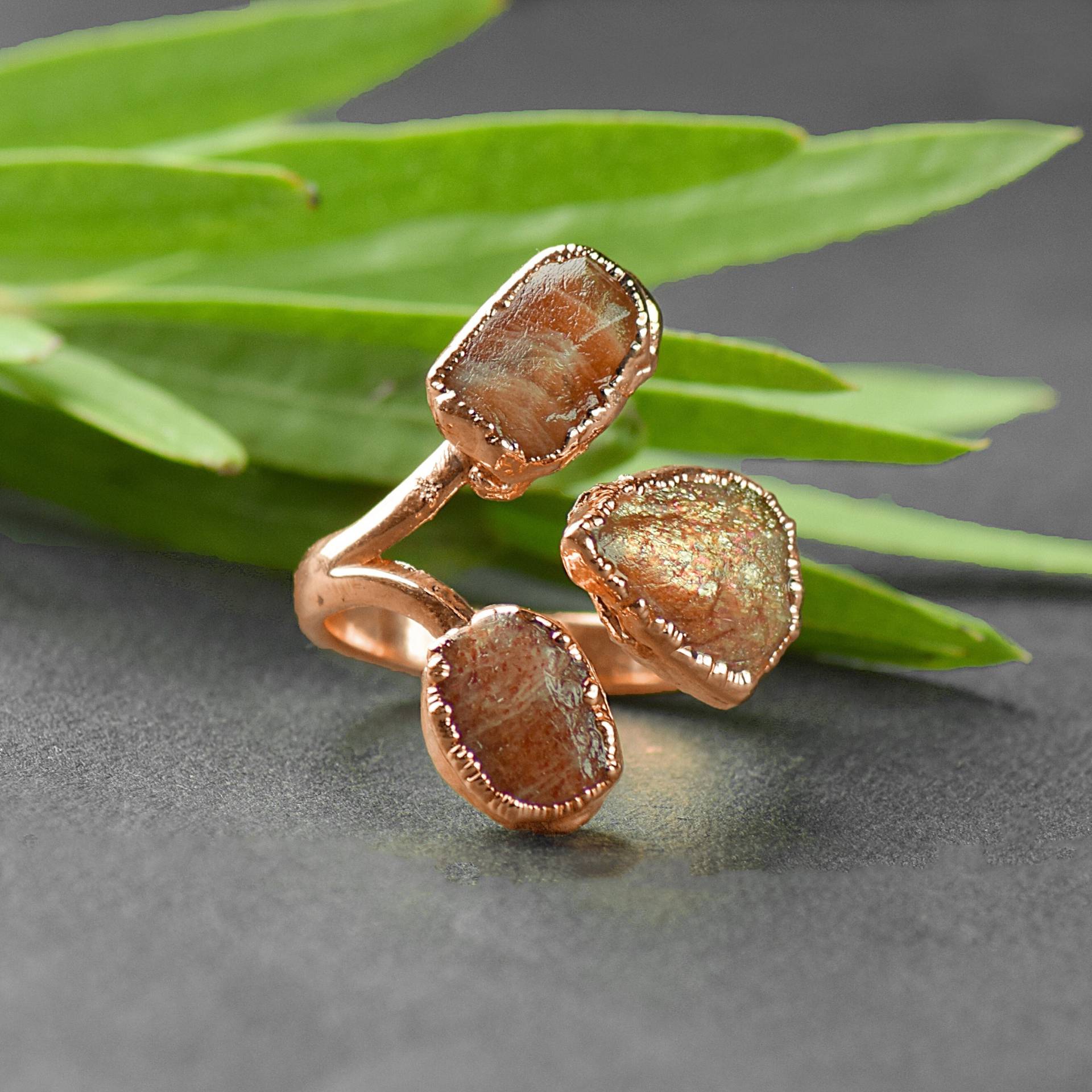 Sonnenstein Ring | Edelstein Handgefertigte Für Sie Frauen Statement Stapelbarer Messing Geschenk Sie Sonnenstein Ring | Edelstein Handgefertigte Für Sie Frauen Statement Stapelbarer Messing Geschenk Sie von GemFormingStudio