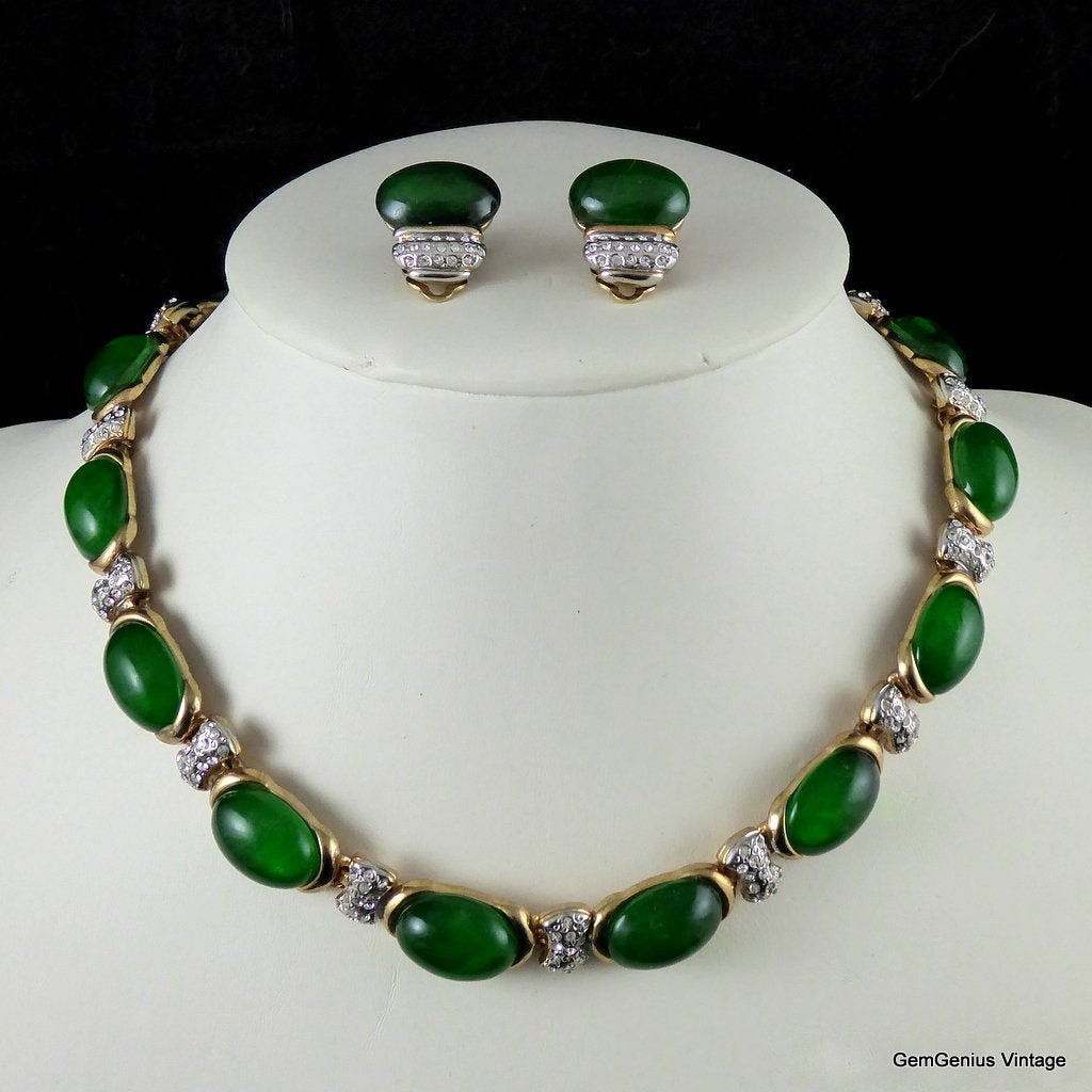 Faux Jade Und Strass Halskette Ohrring Set Faux Jade Und Strass Halskette Ohrring Set von GemGeniusVintage
