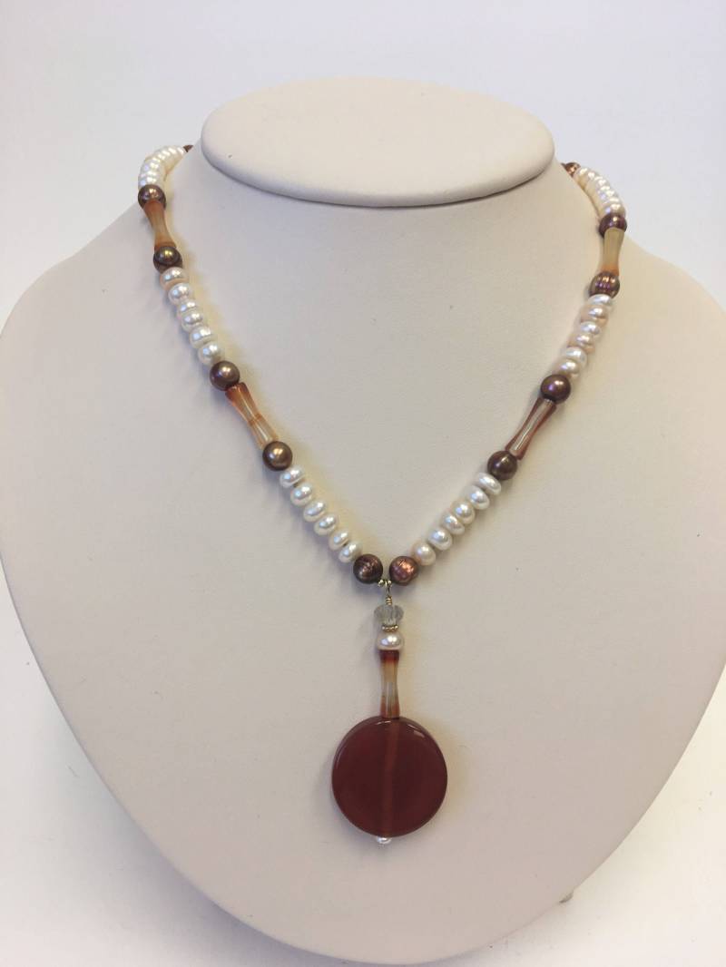 Ooak Perlenkette Mit Karneol Anhänger Ooak Perlenkette Mit Karneol Anhänger von GemGlobe