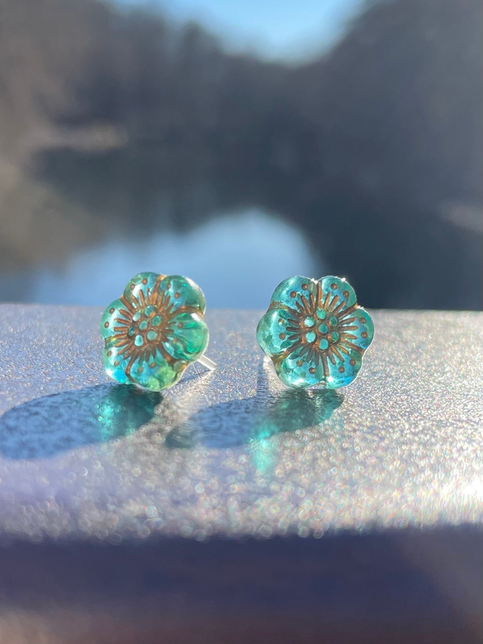 Kunststoff Ohrstecker, Aqua Grüne Blume, Metallfreie Ohrstecker Für Frauen Mit Empfindlichen Ohren, Hypoallergene Ohrringe Von Geminashell von GemInAShell