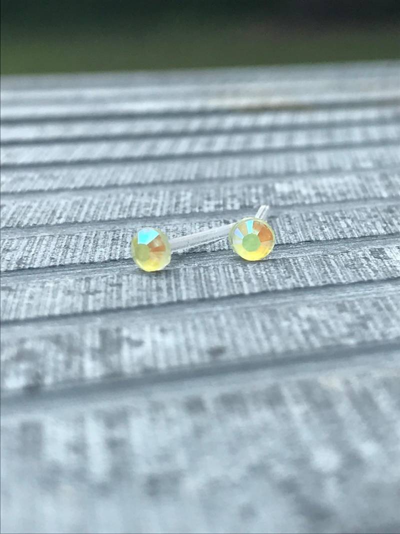 3 Mm Gelbe Harz-Ohrstecker Hypoallergene Kunststoffpfosten von GemInAShell