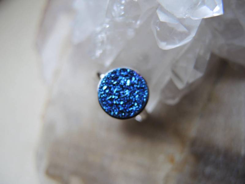 Blau Druzy Ring Rhodium Sterling Silber Lünette Einstellbar von GemJewelrybyHWestNY