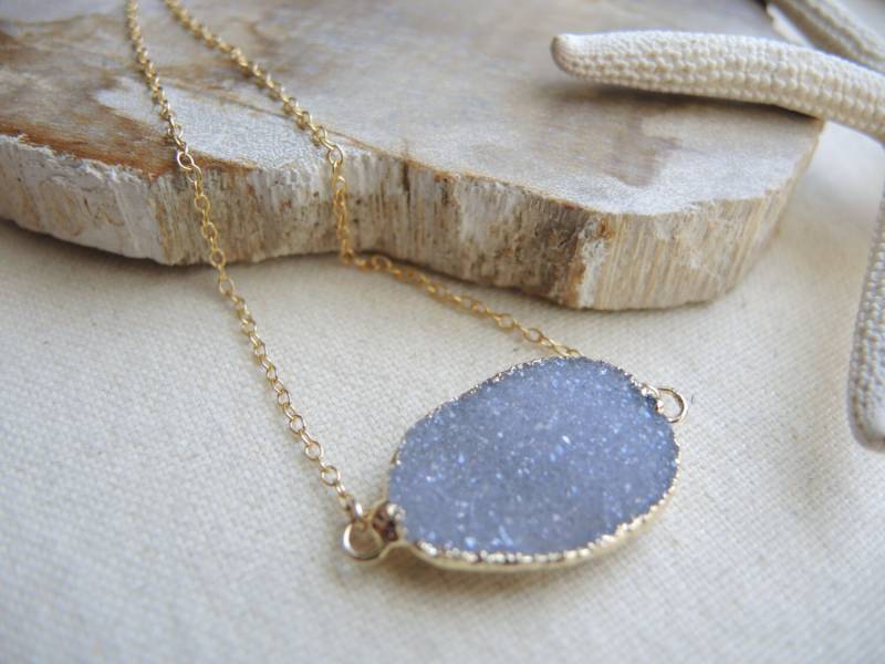 Blau Grau Druzy Halskette 14K Gold Filled Kette, Jaspis Quarz Anhänger von GemJewelrybyHWestNY
