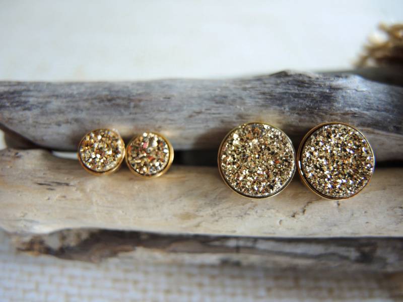 Gold Druzy Ohrstecker 18K Vermeil Bezel Ohrstecker, Chalcedon Titanbeschichtet Rund 6 Mm & 10 von GemJewelrybyHWestNY