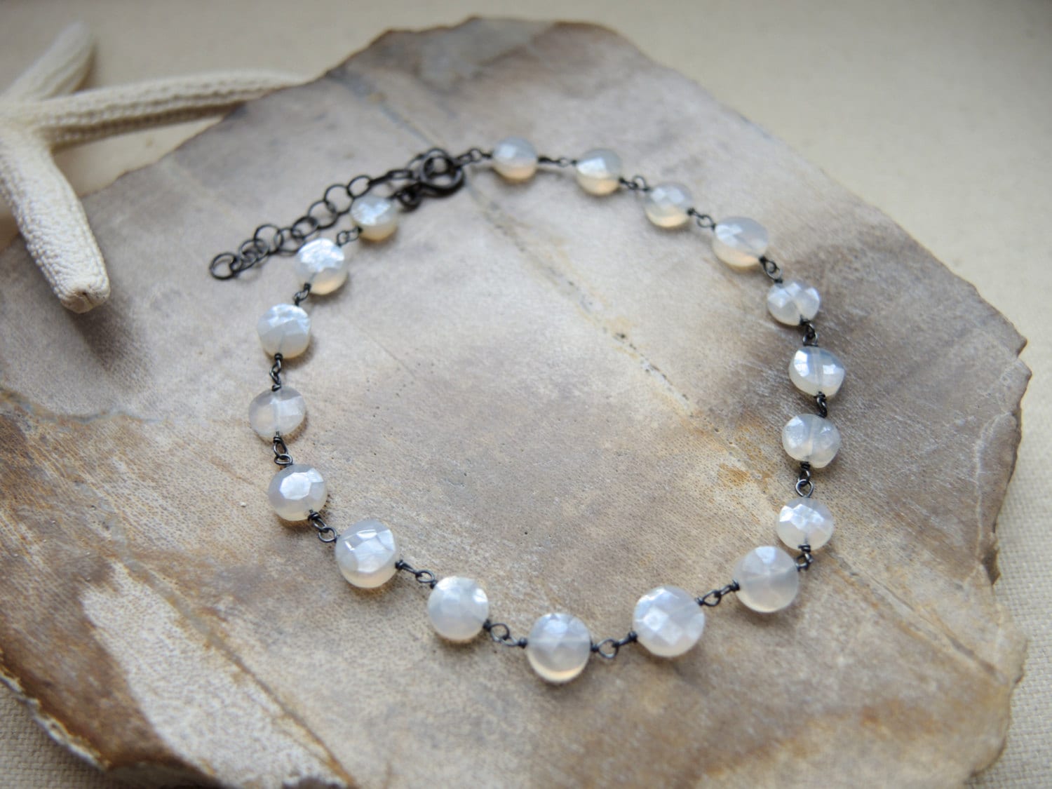 Graues Mondstein Armband Oxidiertes Sterling Silber, Juni Geburtsstein Graues Mondstein Armband Oxidiertes Sterling Silber, Juni Geburtsstein von GemJewelrybyHWestNY