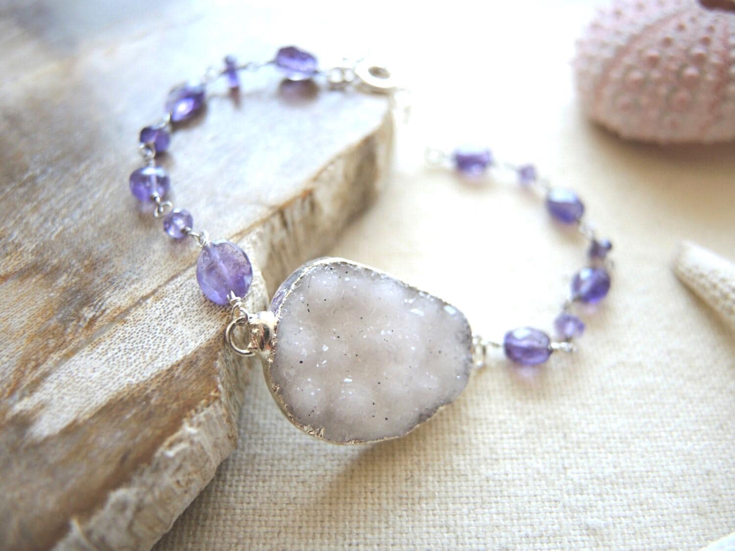 Druzy & Amethyst Armband Jaspis Quarz Weiß, Sterling Silber von GemJewelrybyHWestNY