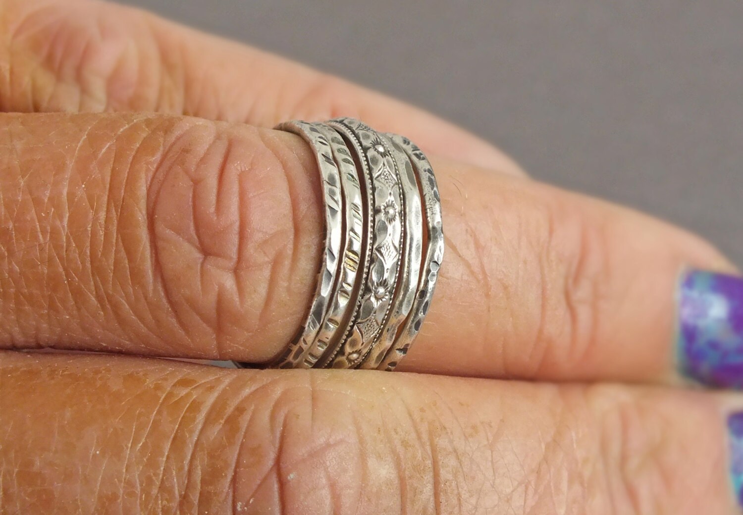Silber Ringset, 5 Ring Set, Stapelringe, Eco Fashion, Geschenke Unter 75, Oxidierter Ring, Nachhaltiger Schmuck Silber Ringset, 5 Ring Set, Stapelringe, Eco Fashion, Geschenke Unter 75, Oxidierter Ring, Nachhaltiger Schmuck von GemLoungeJewelry