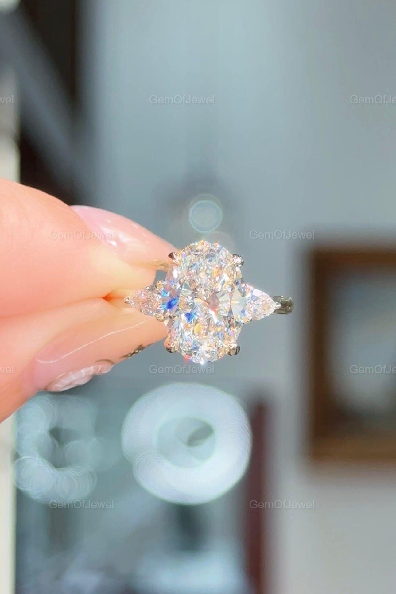 3Ct Oval Drei Stein Diamant Ehering, Moissanite Verlobungsring Mit Side Birne Diamantring, Steinring von GemOfJewel