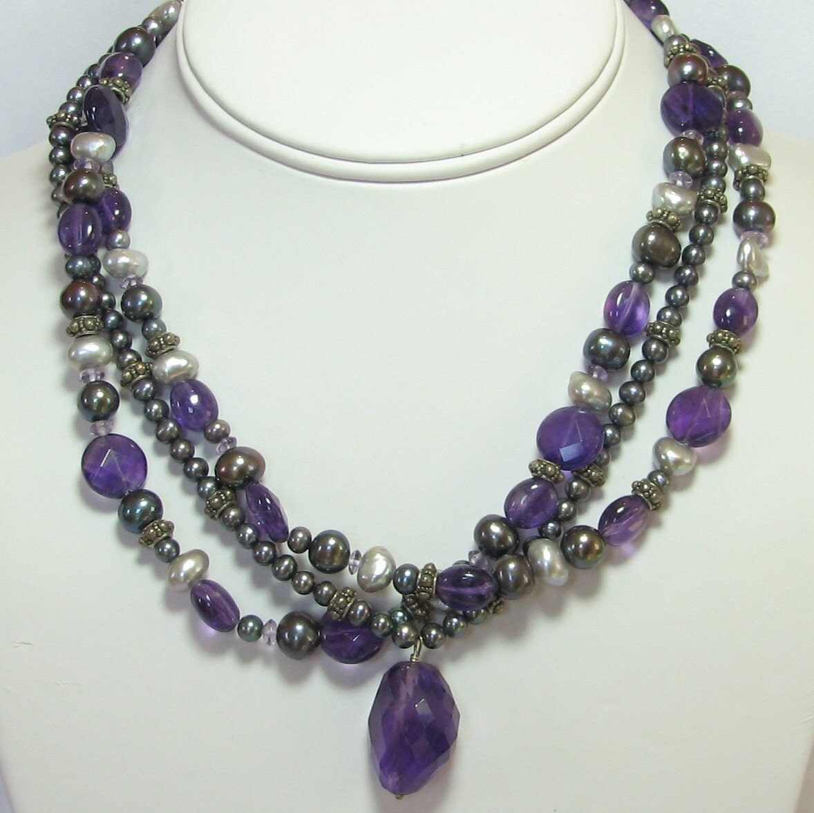 Amethyst Und Perlen Fülle Halskette Amethyst Und Perlen Fülle Halskette von GemPowerment