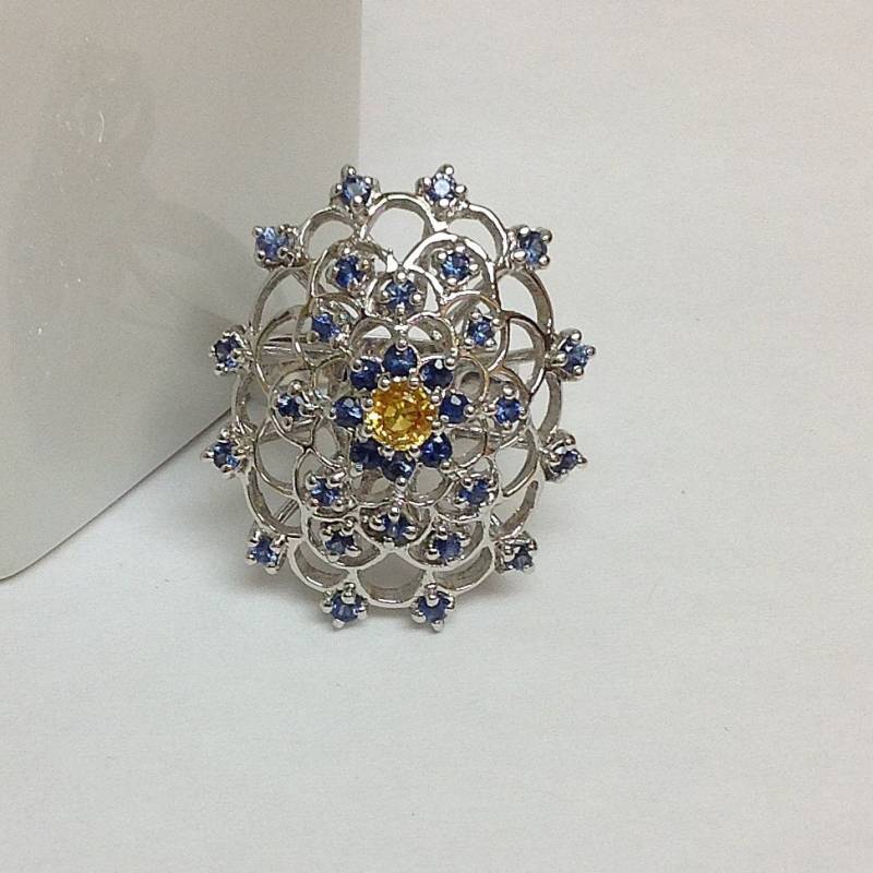 Echter Gelber Und Blauer Saphir Sternwelt Ring von GemVorawanByAlexis