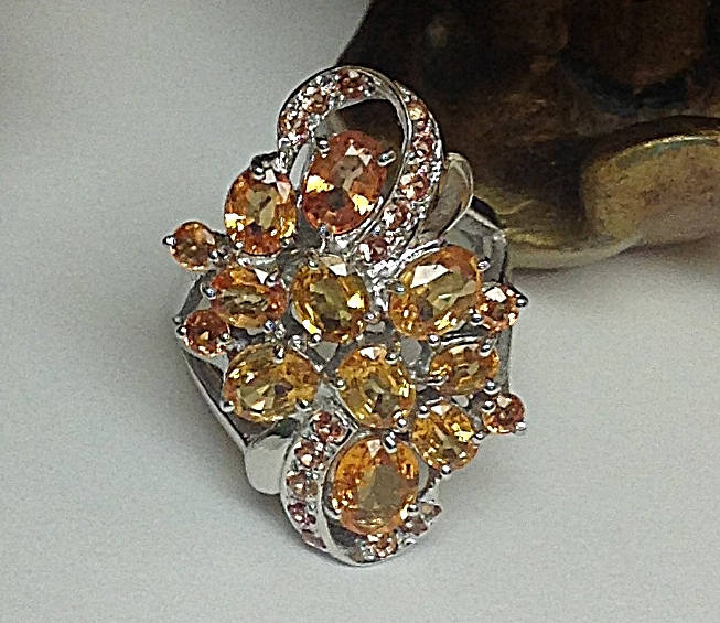 Echter Orange Saphir Blumenstrauß Ring von GemVorawanByAlexis