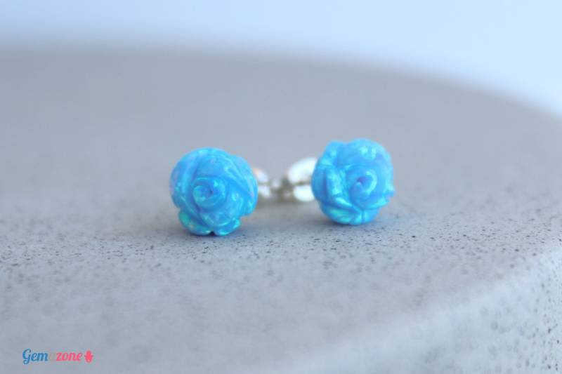 Blaue Opal Blumen Ohrringe/Geschnitzte Rose Post Ohrstecker Sterling Silber Schmuck von GemazoneJewelry