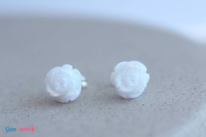 Rose Blume Weiß Opal Sterling Silber Ohrstecker von GemazoneJewelry