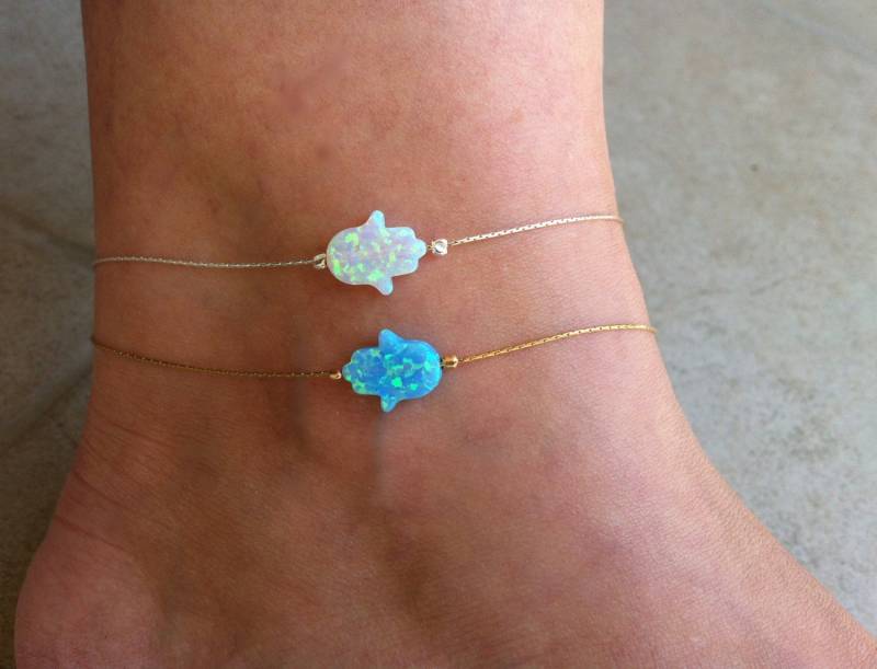 Verkauf 2 Geschichtete Hamsa Opal Fußkettchen/Charm Fatima Hand Gold Filled Sterling Silber von GemazoneJewelry