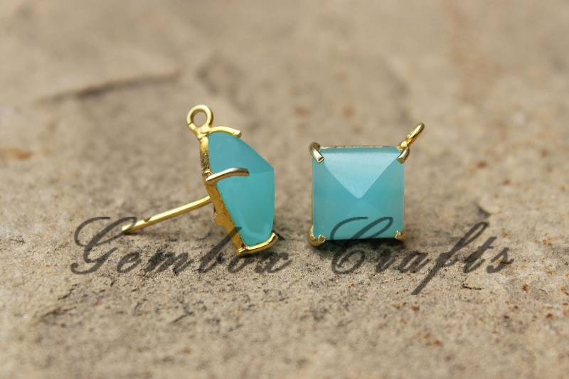 Aqua Hydro Quarz 10 Mm Pyramide Facettiert 925 Sterlingsilber Vergoldet Prong Einstellung Ohrstecker Mit Schleifen von GemboxCrafts