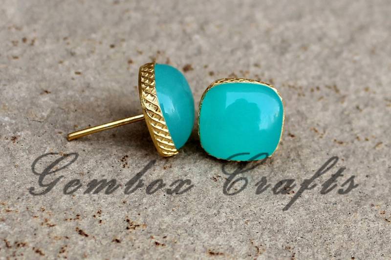 Aqua Hydro Quarz Kissen Quadrat Glatte 925 Sterling Silber Gold Überzogene Strukturierte Oberfläche Ohrstecker von GemboxCrafts